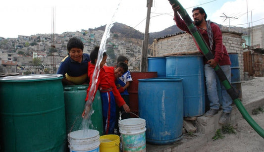 El agua más saludable; ¿de grifo, botella, río, destilado, filtrado...?
