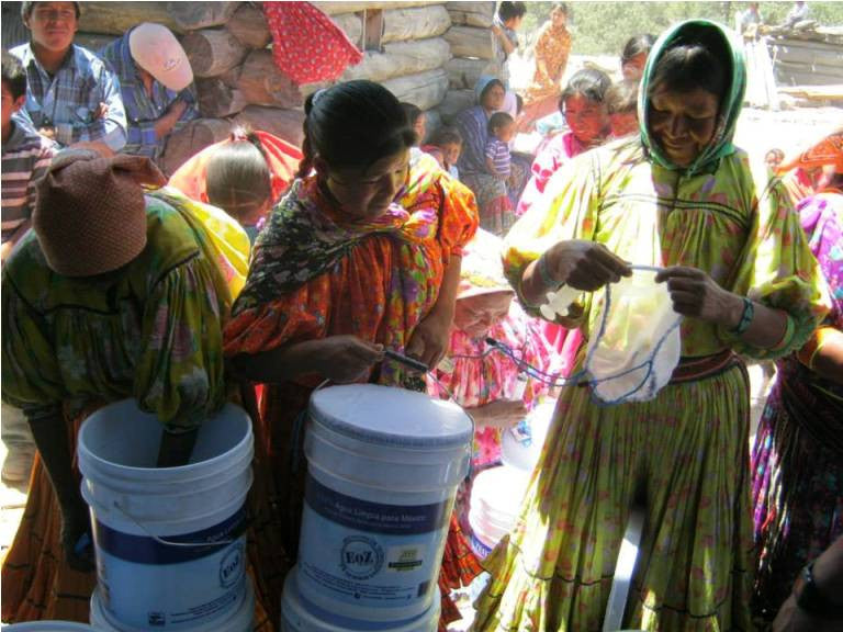 Filtro de agua de fibras huecas + cubeta 20 litros | FiltrEOZ rural