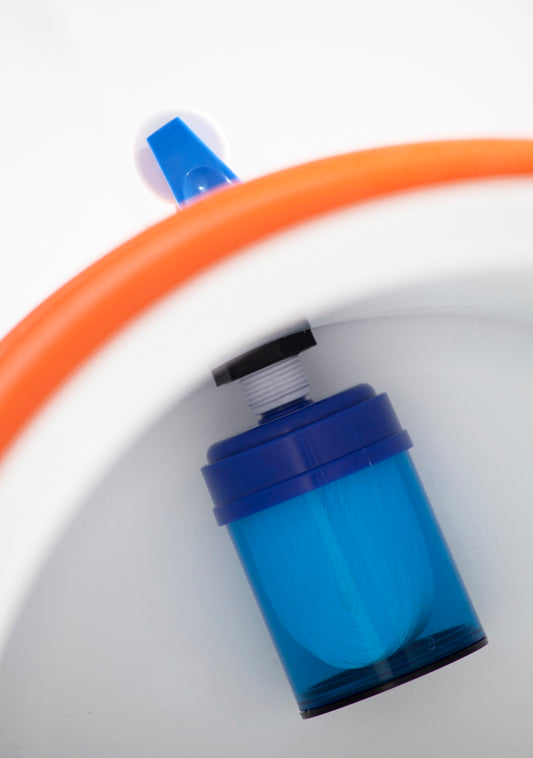 Filtro de agua para supervivencia o campismo FiltrEOZ con contenedor igloo 20 Litros