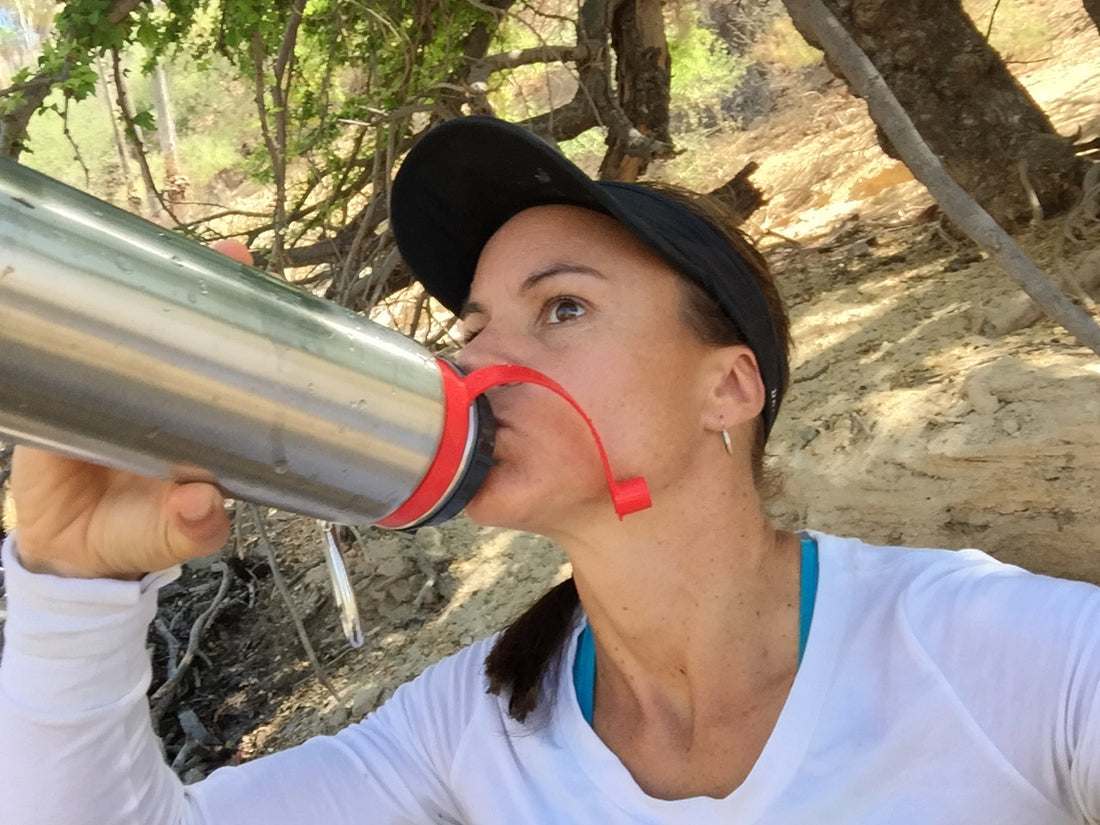 Botella con filtro de agua portátil a prueba en oasis Baja California Sur....
