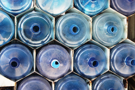 Agua embotellada contaminada con materia fecal en Mexico