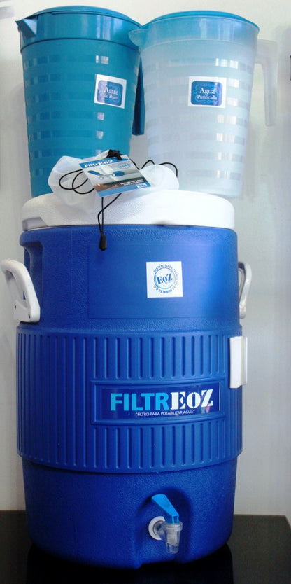 Filtro de agua para supervivencia o campismo FiltrEOZ con contenedor igloo 20 Litros